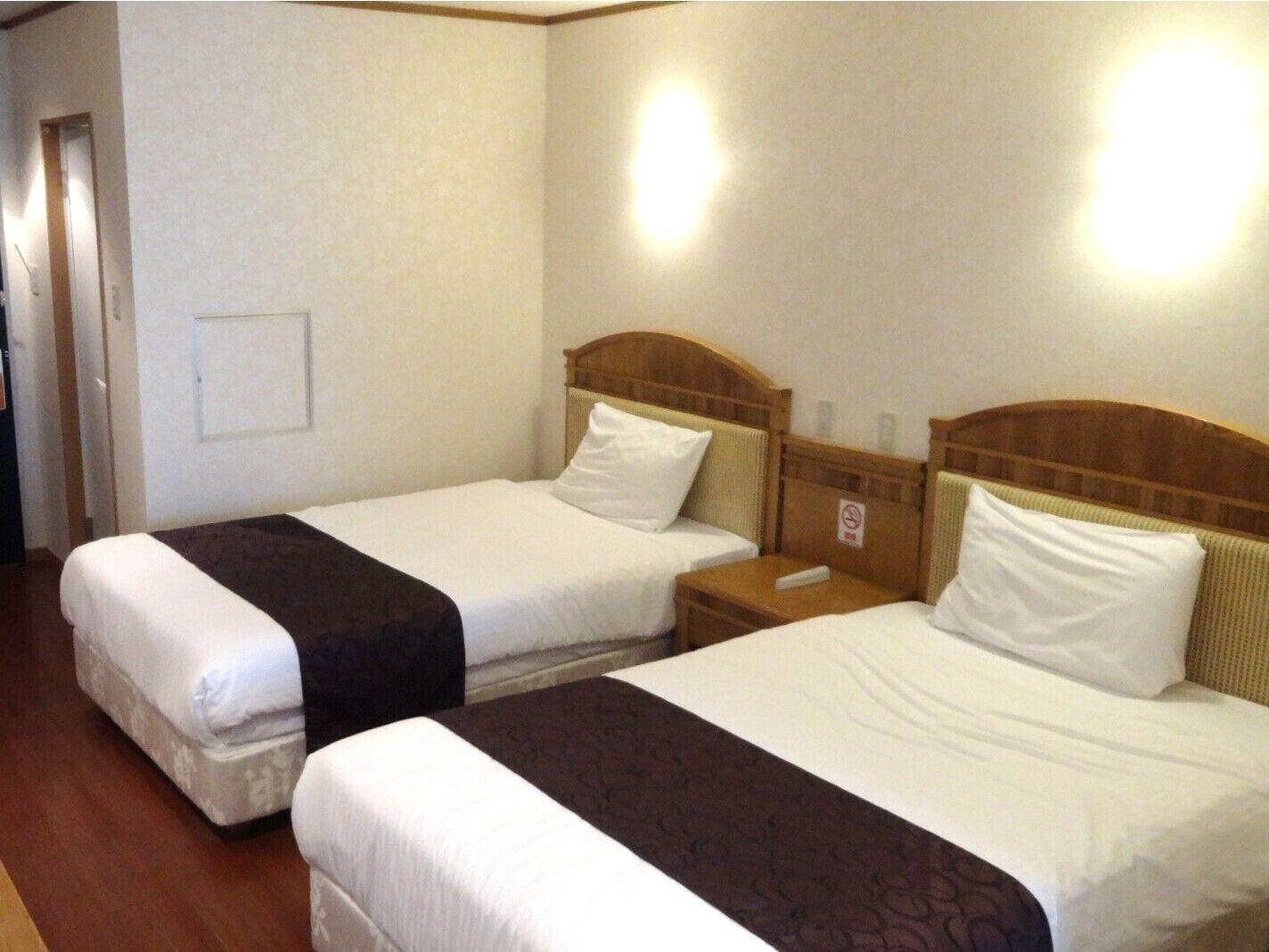 Hotel Castlevillage Miyakojima Buitenkant foto