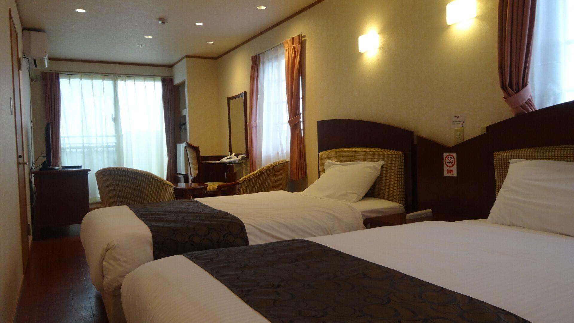 Hotel Castlevillage Miyakojima Buitenkant foto