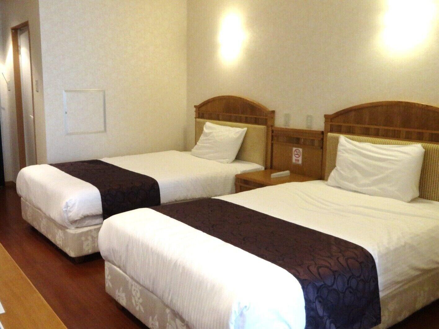 Hotel Castlevillage Miyakojima Buitenkant foto