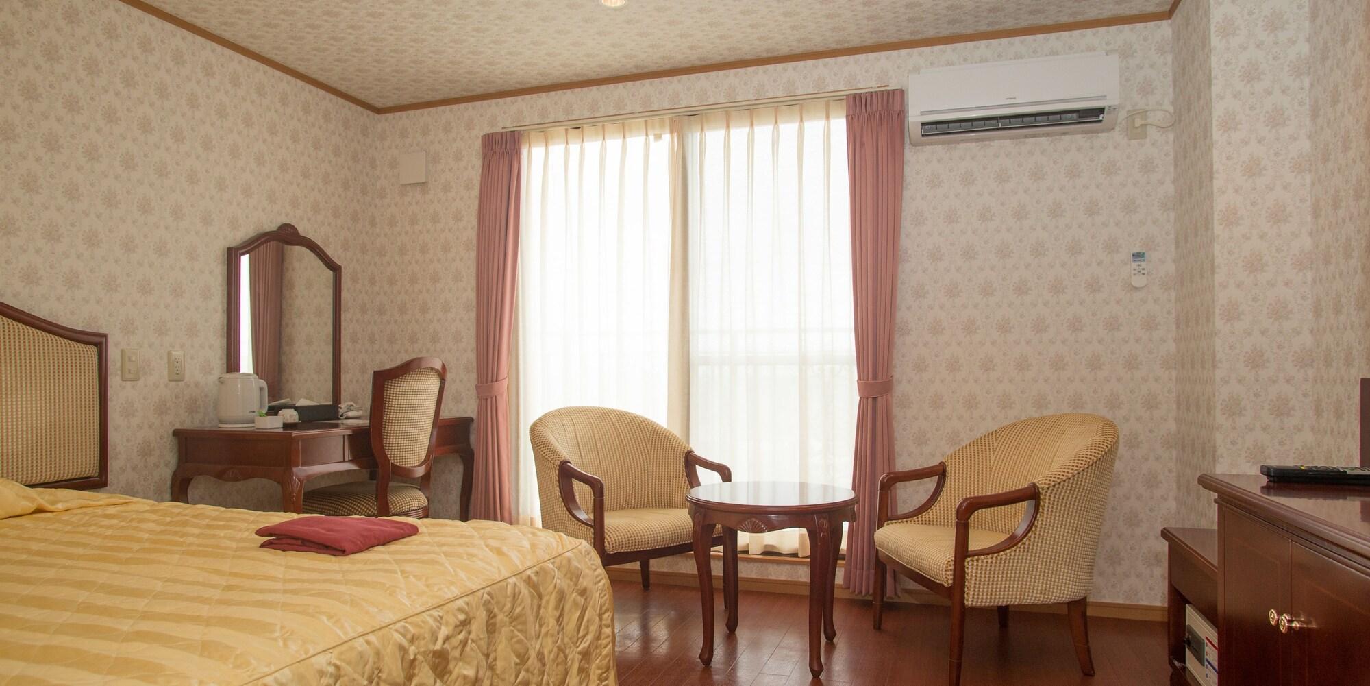 Hotel Castlevillage Miyakojima Buitenkant foto