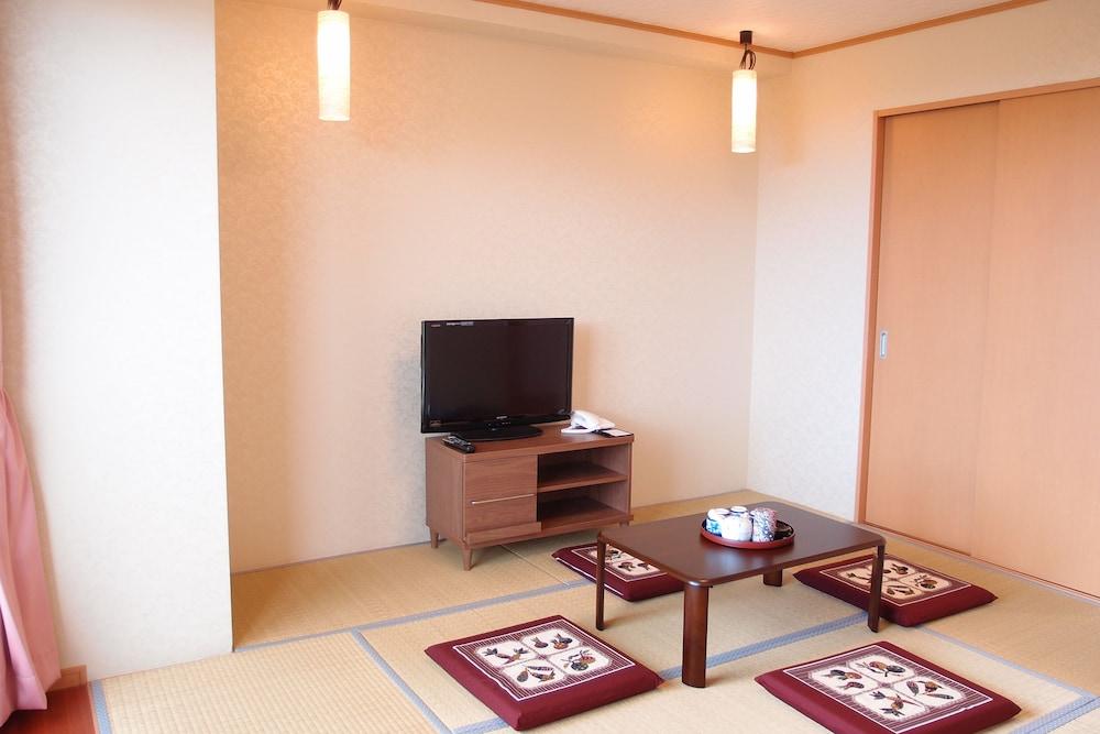 Hotel Castlevillage Miyakojima Buitenkant foto