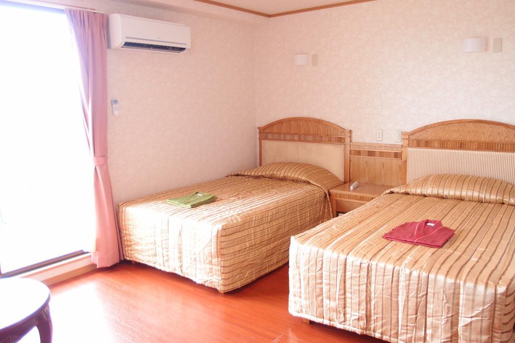 Hotel Castlevillage Miyakojima Kamer foto