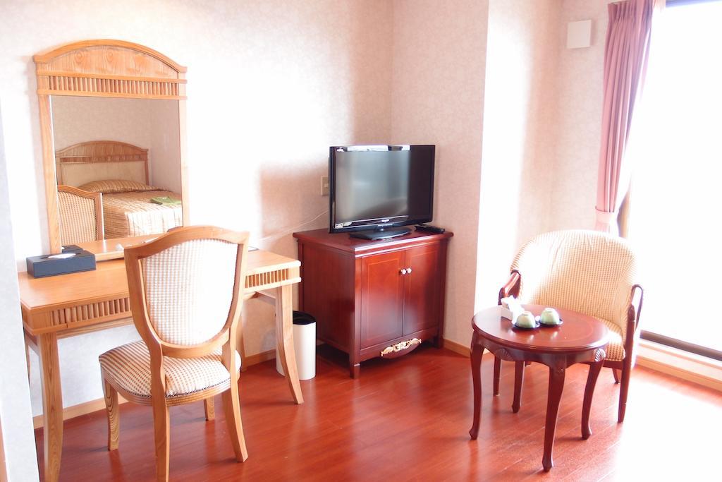 Hotel Castlevillage Miyakojima Buitenkant foto