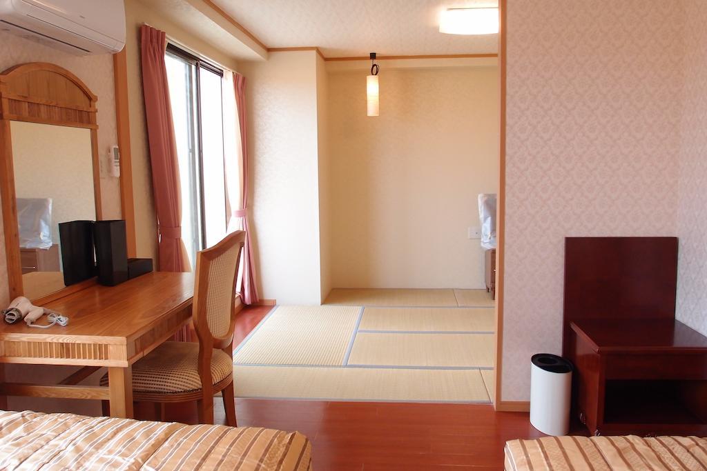 Hotel Castlevillage Miyakojima Kamer foto