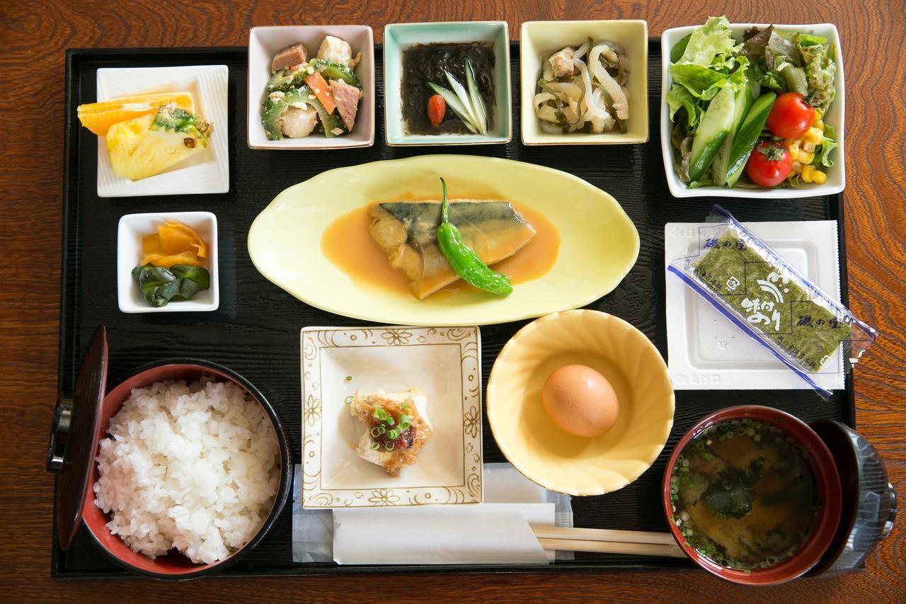 Hotel Castlevillage Miyakojima Buitenkant foto