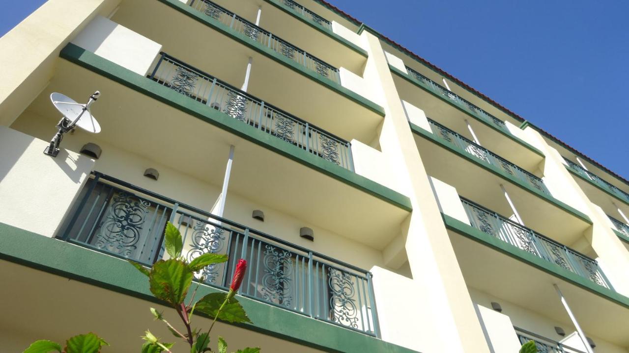 Hotel Castlevillage Miyakojima Buitenkant foto